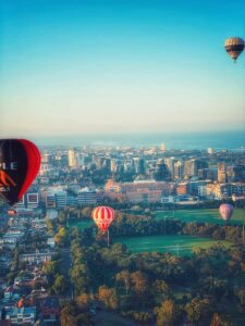La vie, c'est comme une montgolfière
